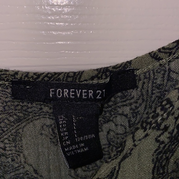 Forever 21 Green and Black Crop Top - Picture 2 of 3